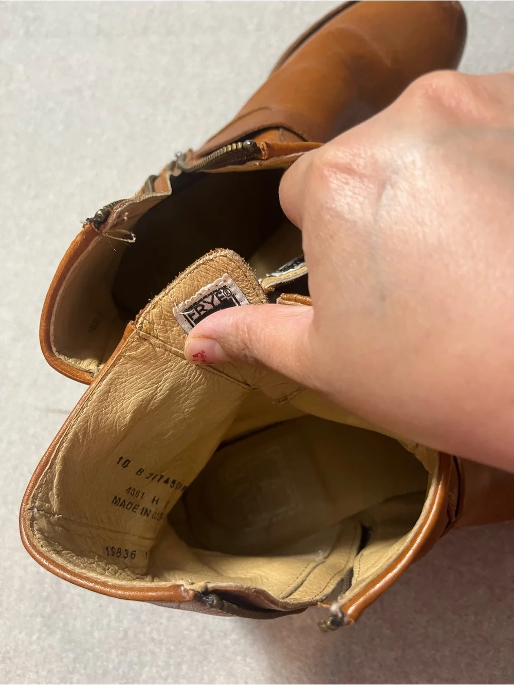 Frye premium cognac